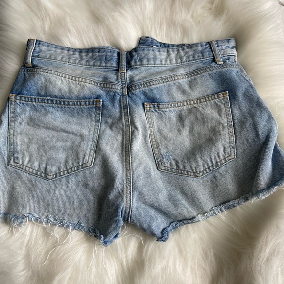 ZARA SHORTS FOR SALE SIZE US 4 - Picture 3 of 3